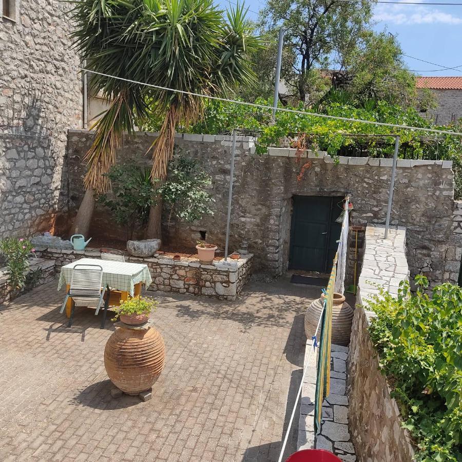 Potis House Apartment Areopoli Exterior photo